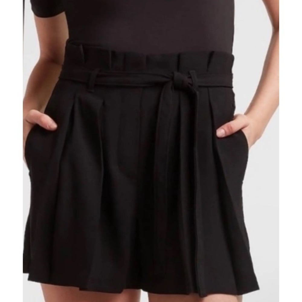 EXPRESS Womens Super High Rise Pleated Paper bag Shorts Tie Waist Pockets Sz 14